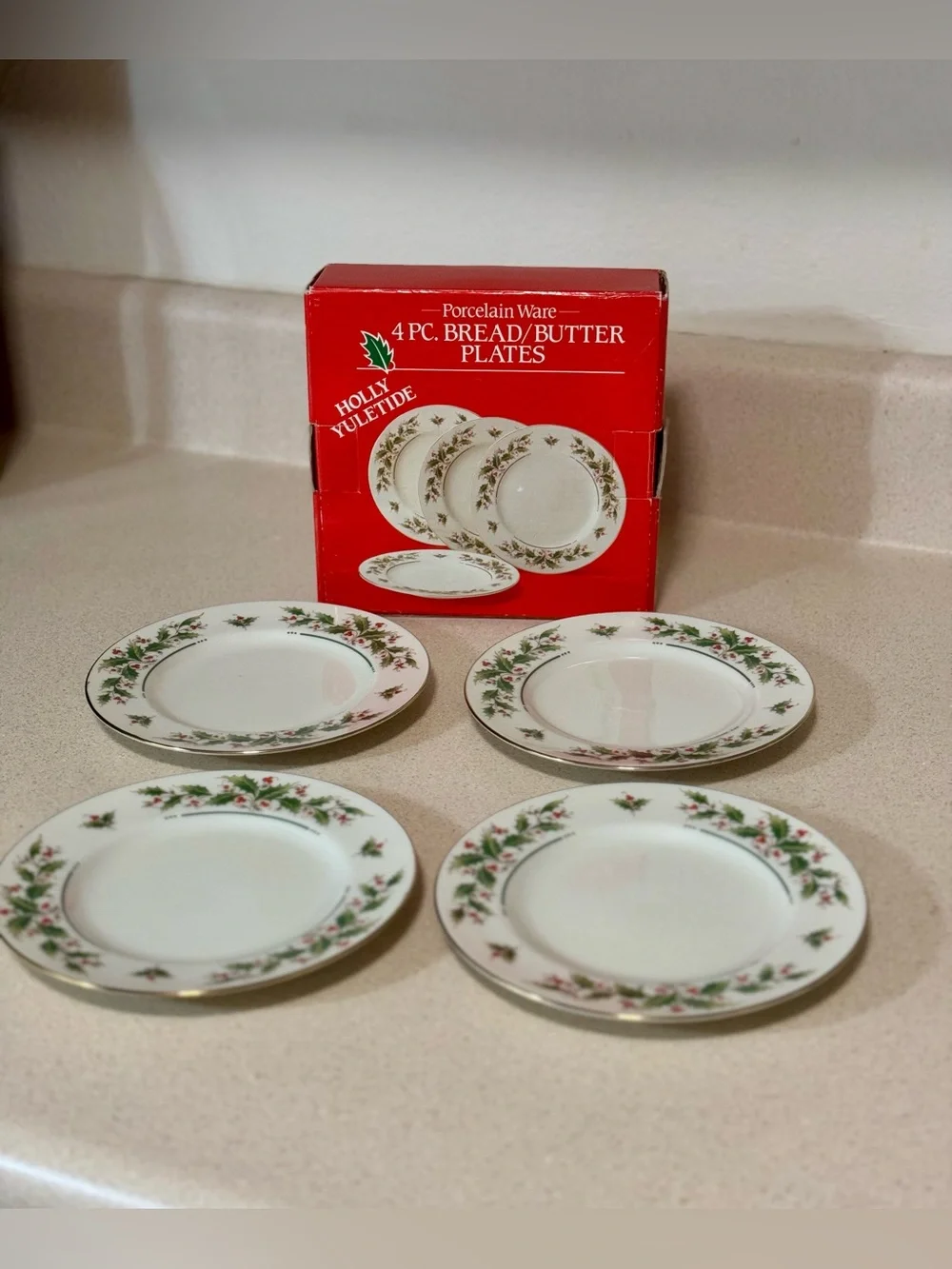 Vintage Porcelain 4-Piece Bread/Butter Plate Set - White with Green & Red Holly